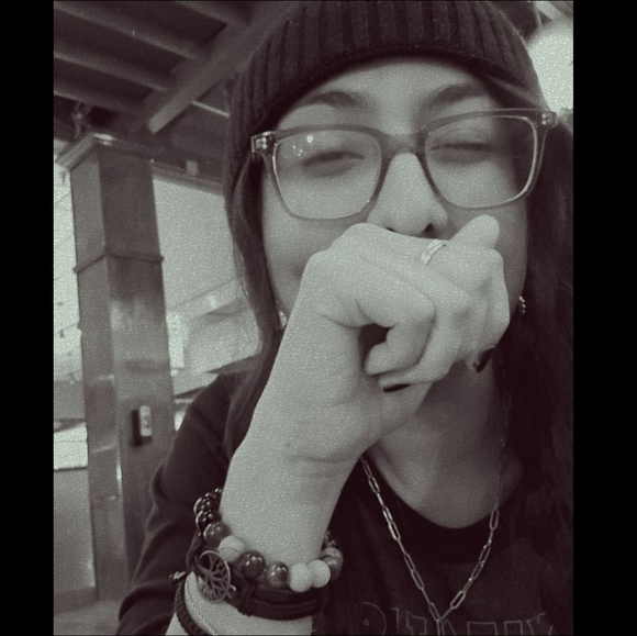 Meet your Posher, Jessuly - Picture 2 of 4